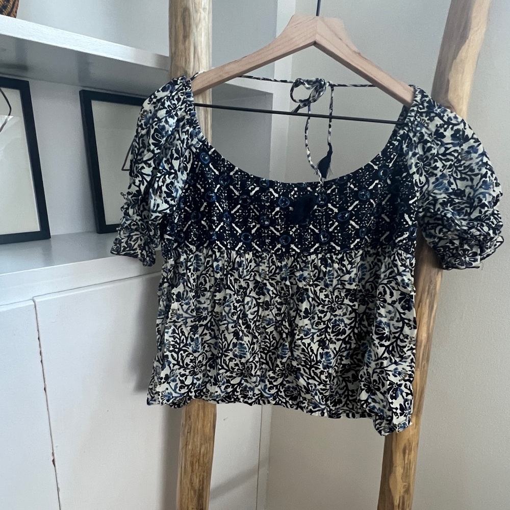 Blue floral Puff Sleeve Flow Top - Square Neck - Size Small